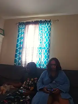 nibblesngomez online show from 7, 6, 2026