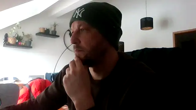 Snapshot of BennyLommy chatting on 6, 2, 2026 BennyLommy online show from 6, 2, 2026