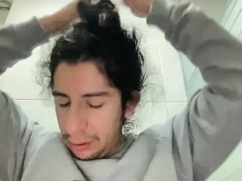 Snapshot of littlelatinhunter chatting on 15, 12, 2025 littlelatinhunter online show from 15, 12, 2025