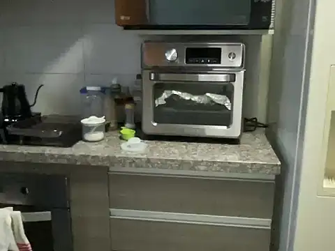 Snapshot of littlelatinhunter chatting on 23, 12, 2025 littlelatinhunter online show from 23, 12, 2025