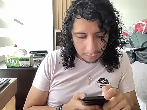 Snapshot of littlelatinhunter chatting on 5, 1, 2026 littlelatinhunter online show from 5, 1, 2026