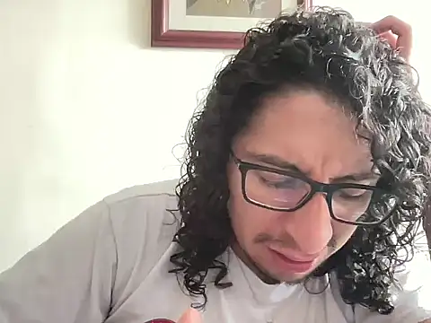 Snapshot of littlelatinhunter chatting on 7, 1, 2026 littlelatinhunter online show from 7, 1, 2026