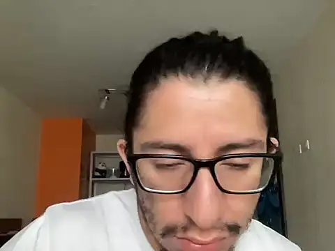 Snapshot of littlelatinhunter chatting on 5, 2, 2026 littlelatinhunter online show from 5, 2, 2026