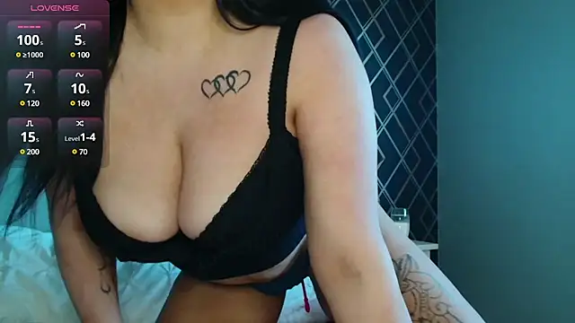 Snapshot of Layla_UK chatting on 18, 3, 2025 Layla UK online show from 18, 3, 2025