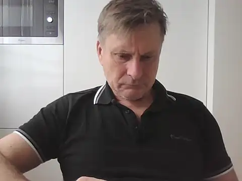 johnnym1 online show from 8, 1, 2025