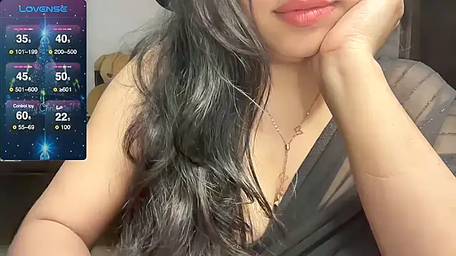 Snapshot of Spice-Summi chatting on 23, 12, 2024 Spice-Summi online show from 23, 12, 2024