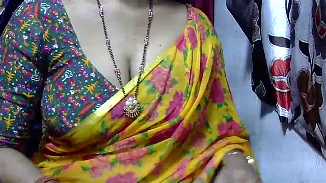 Snapshot of samyukthapuretelugu chatting on 9, 3, 2025 samyukthapuretelugu online show from 9, 3, 2025