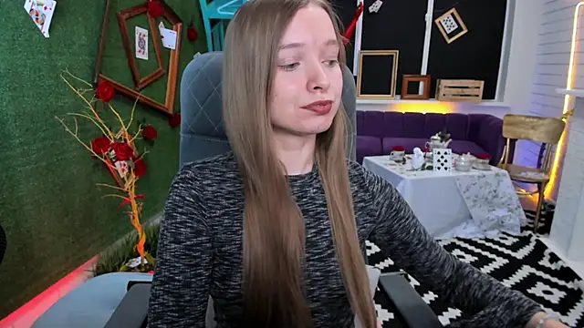MayaSinabon online show from 10, 12, 2024
