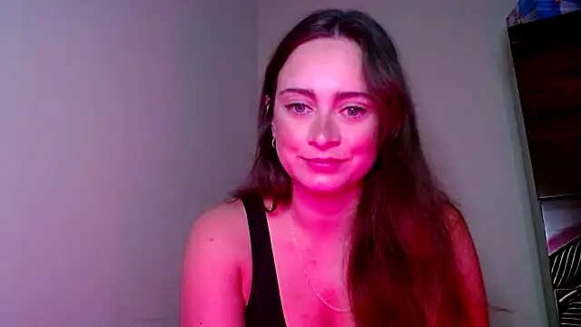 Snapshot of Sophie_Raegan chatting on 4, 12, 2024 Sophie Raegan online show from 4, 12, 2024