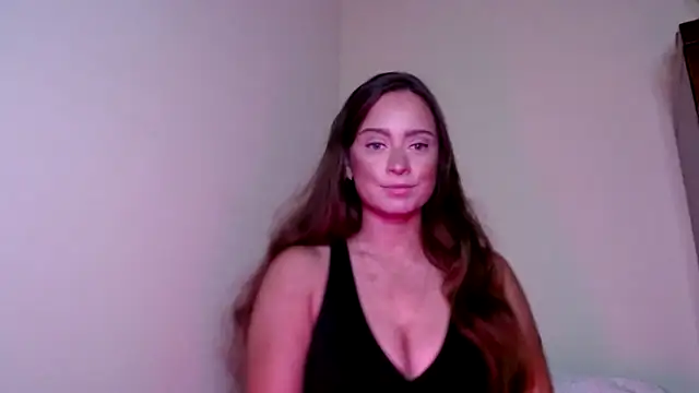 Snapshot of Sophie_Raegan chatting on 13, 12, 2024 Sophie Raegan online show from 13, 12, 2024