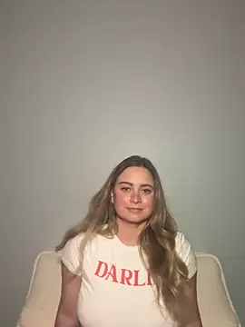 Snapshot of Sophie_Raegan chatting on 11, 9, 2025 Sophie Raegan online show from 11, 9, 2025