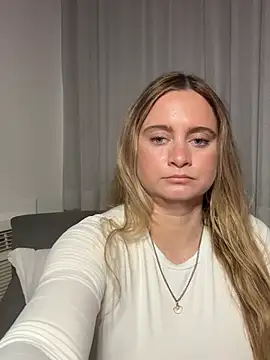 Sophie Raegan online show from 7, 4, 2026