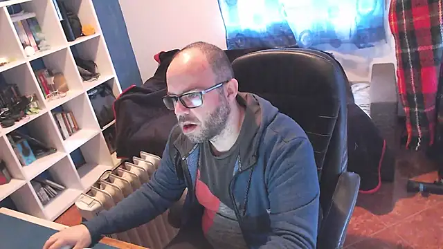 ravingr4d4 online show from 7, 3, 2025