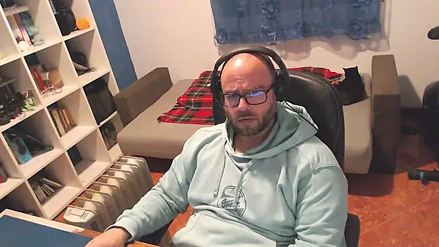 ravingr4d4 online show from 8, 3, 2025