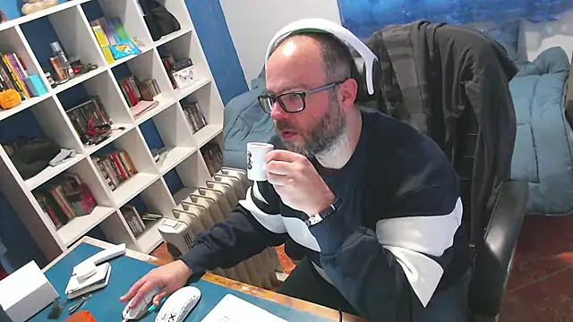 ravingr4d4 online show from 13, 1, 2026