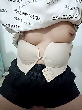 SweetGirl2k2 online show from 17, 9, 2025