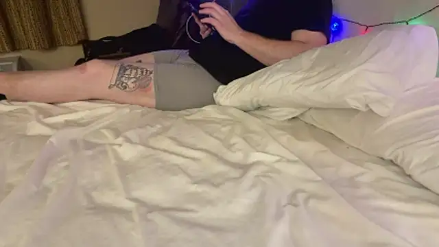 Tylerx9 online show from 24, 4, 2026