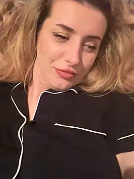 Snapshot of RoxxyDallas chatting on 9, 3, 2025 RoxxyDallas online show from 9, 3, 2025