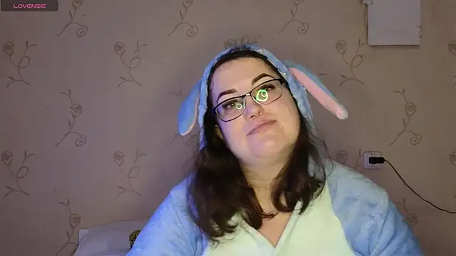 Snapshot of VladaCandy chatting on 1, 2, 2025 VladaCandy online show from 1, 2, 2025