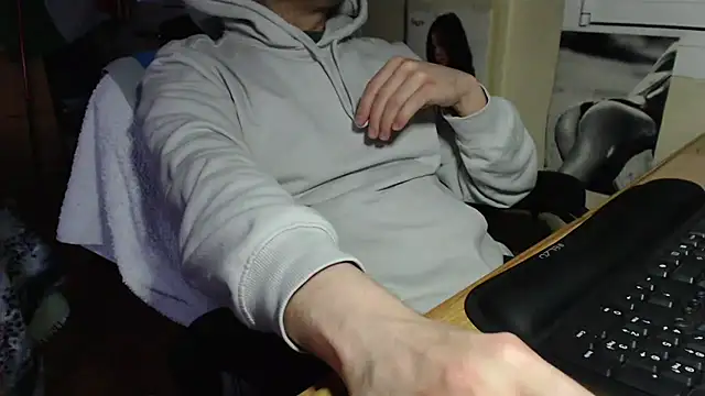 Snapshot of Red75xxx chatting on 1, 3, 2026 Red75xxx online show from 1, 3, 2026