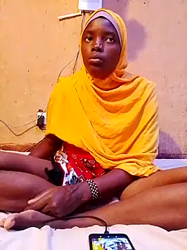 Snapshot of cute_naimah chatting on 2, 11, 2025 cute naimah online show from 2, 11, 2025