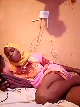 Snapshot of cute_naimah chatting on 6, 11, 2025 cute naimah online show from 6, 11, 2025