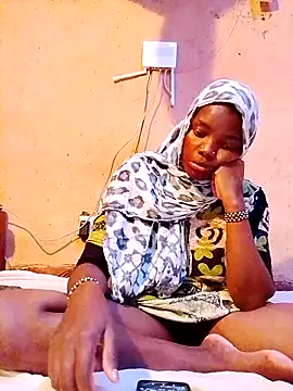 Snapshot of cute_naimah chatting on 9, 11, 2025 cute naimah online show from 9, 11, 2025