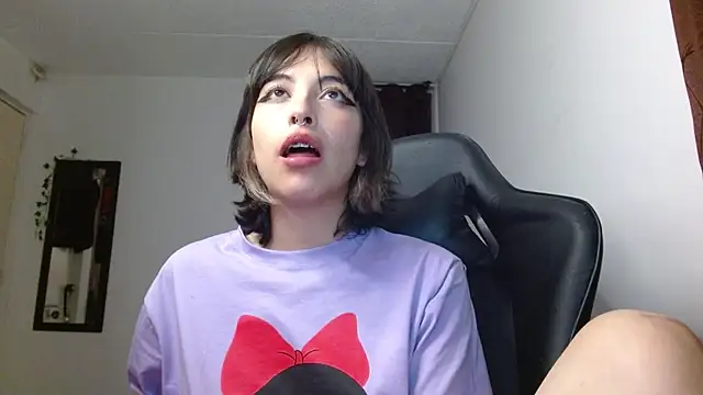 Snapshot of liisaxxx chatting on 24, 12, 2024 liisaxxx online show from 24, 12, 2024