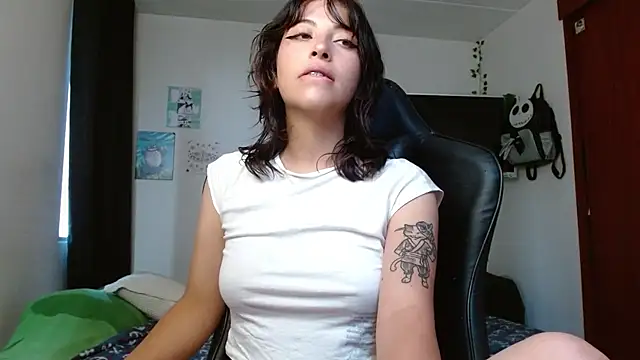 Snapshot of liisaxxx chatting on 4, 11, 2025 liisaxxx online show from 4, 11, 2025