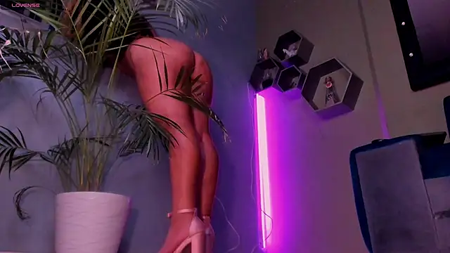 Snapshot of Sussy_Bell01 chatting on 10, 2, 2025 Sussy Bell01 online show from 10, 2, 2025