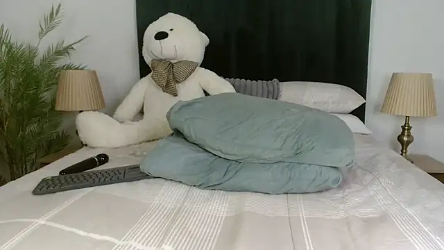 Stunning Booty online show from 1, 1, 2025