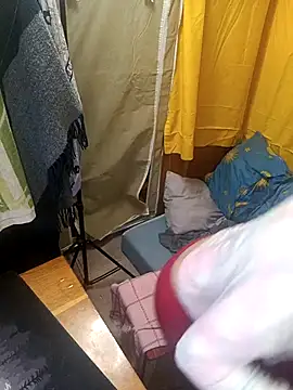 Snapshot of wLESLYMOSw chatting on 8, 3, 2025 wLESLYMOSw online show from 8, 3, 2025