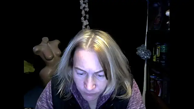 Snapshot of wLESLYMOSw chatting on 16, 10, 2025 wLESLYMOSw online show from 16, 10, 2025