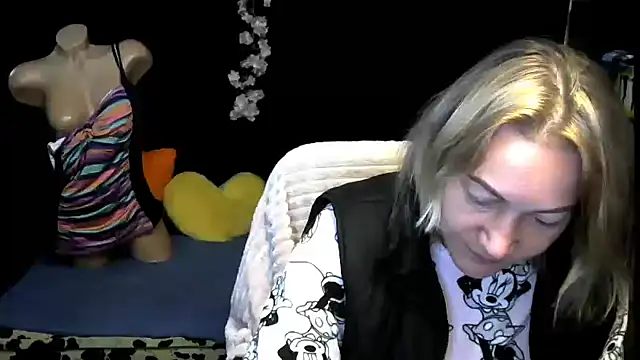 Snapshot of wLESLYMOSw chatting on 3, 11, 2025 wLESLYMOSw online show from 3, 11, 2025