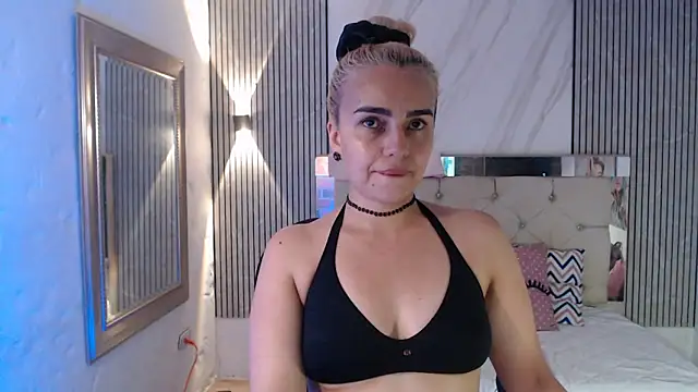 Snapshot of ashley__tylor chatting on 12, 6, 2026 ashley tylor online show from 12, 6, 2026