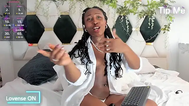 EmmaSanzz  online show from 4, 3, 2025