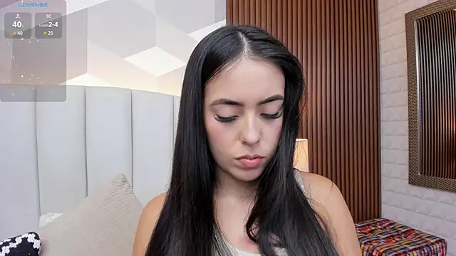 Julietasantos   online show from 9, 9, 2025