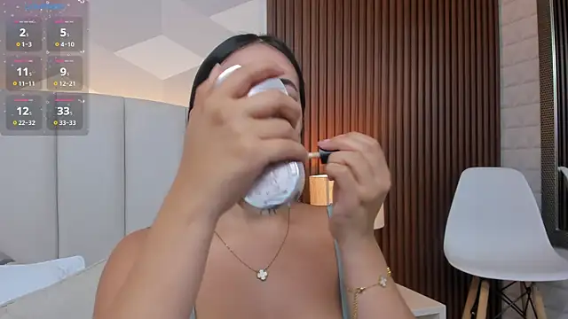 Snapshot of Julietasantos__ chatting on 17, 12, 2025 Julietasantos online show from 17, 12, 2025