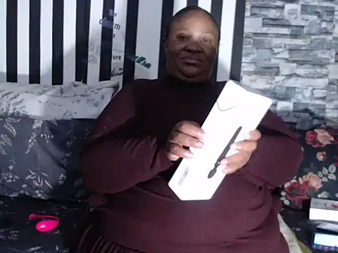 BigHotMatureXx online show from 27, 9, 2025