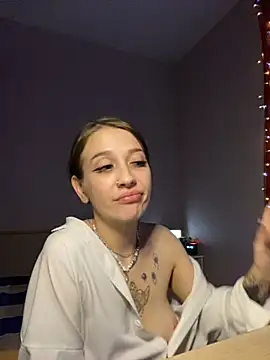 Dooubletroublee online show from 23, 2, 2025