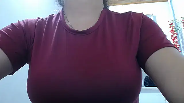 Luna girlhot  online show from 12, 3, 2026