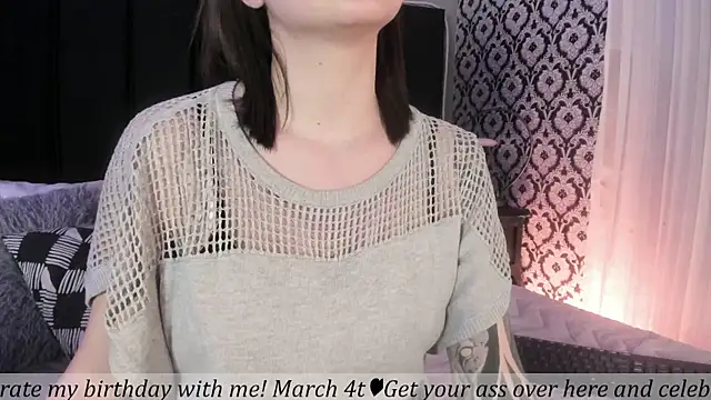 Adeelinee online show from 4, 3, 2026