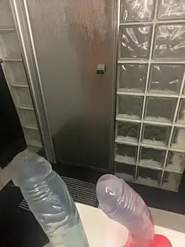 Snapshot of QueenMelissa80 chatting on 20, 10, 2025 QueenMelissa80 online show from 20, 10, 2025