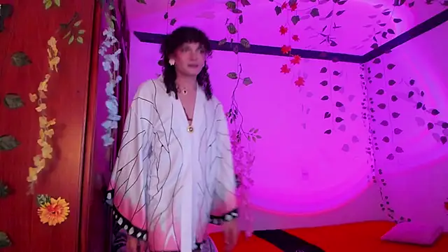 Snapshot of lucianromero chatting on 2, 3, 2026 lucianromero online show from 2, 3, 2026