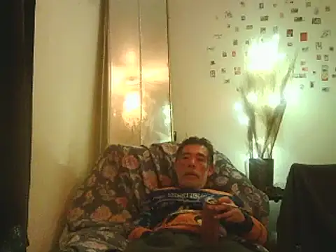 DaddyQuimHot online show from 8, 2, 2025