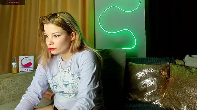 Snapshot of Leila_purr18 chatting on 7, 2, 2025 Leila purr18 online show from 7, 2, 2025