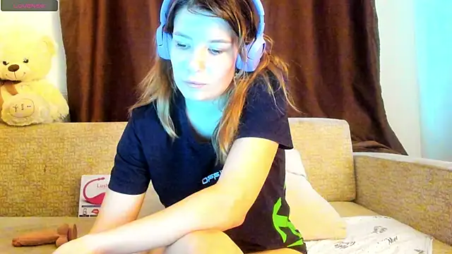 Snapshot of Leila_purr18 chatting on 12, 9, 2025 Leila purr18 online show from 12, 9, 2025