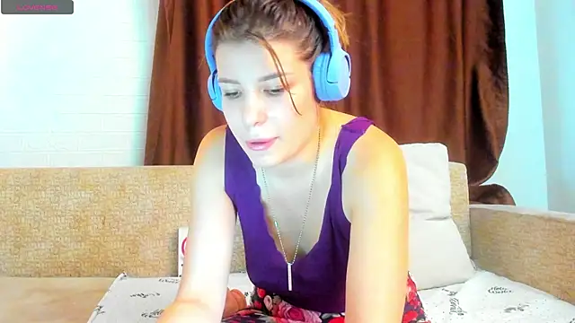 Snapshot of Leila_purr18 chatting on 15, 9, 2025 Leila purr18 online show from 15, 9, 2025