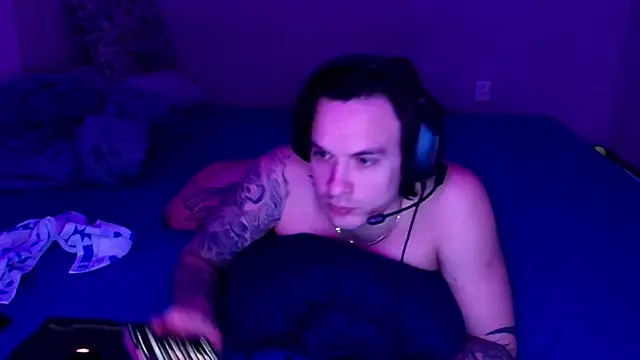 Snapshot of baphomet_from_ice chatting on 27, 11, 2025 baphomet from ice online show from 27, 11, 2025