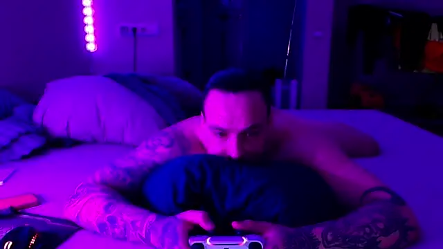 Snapshot of baphomet_from_ice chatting on 15, 4, 2026 baphomet from ice online show from 15, 4, 2026